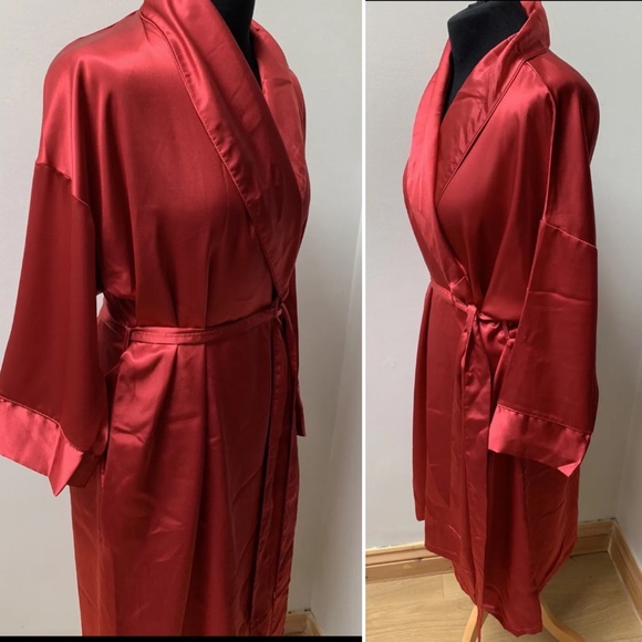 Vintage 90s St Michael red satin dressing gown size 12-14 - Picture 3 of 10